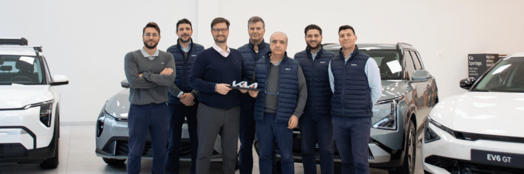 Kia Autosalduba, premiado al mejor concesionario de ventas en vehículos electrificados