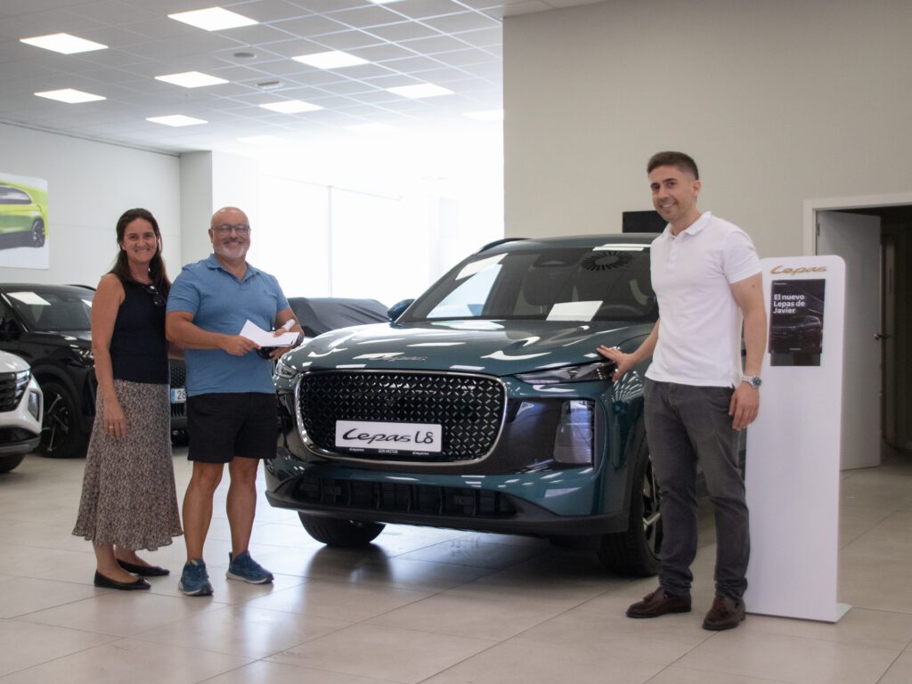 Lepas Zen Motor Zaragoza celebra la entrega de su primer Lepas L8